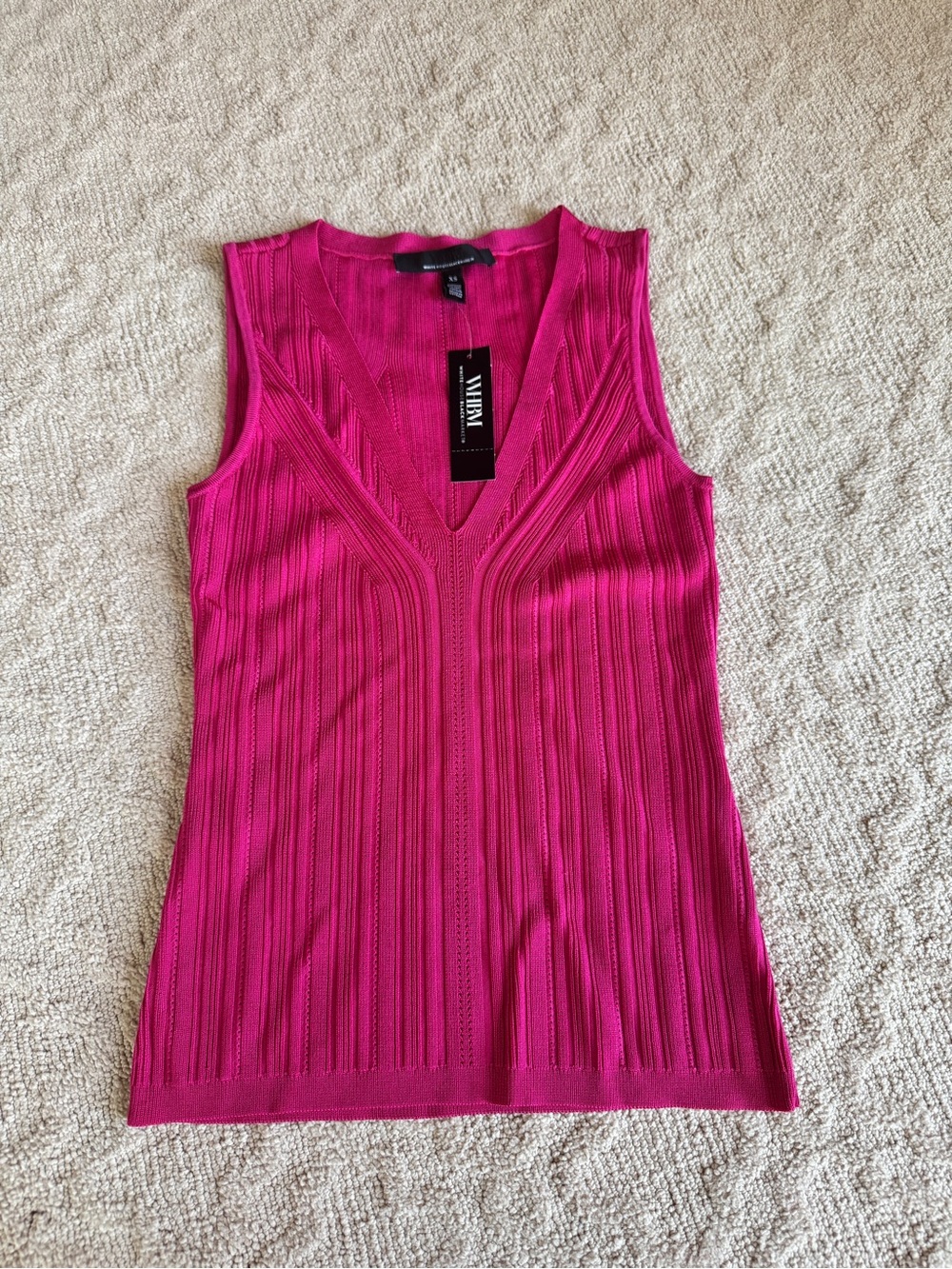 White House Black Market Sleeveless V-Neck Ribbed Tank - Fuchsia Pink